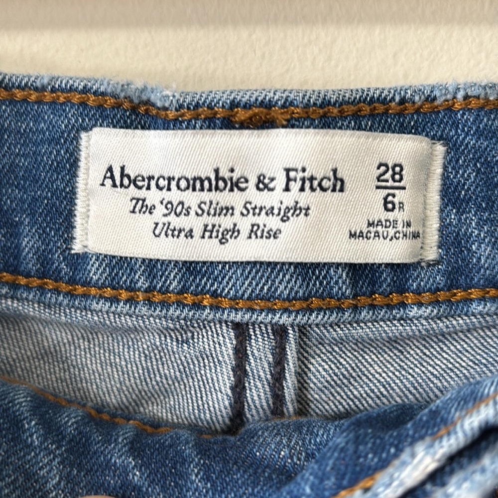 Abercrombie & Fitch The 90s Slim Straight Ultra High Rise Distressed Jean Sz 28 - Picture 6 of 10